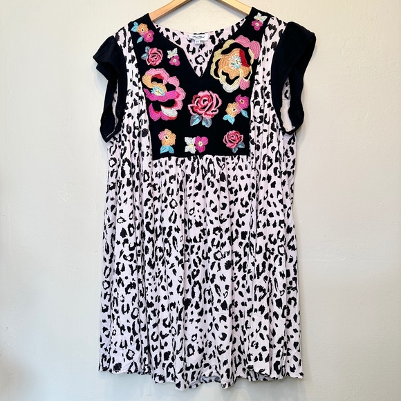 Angel Heart | Leopard Lamour Floral Embroidered Pattern Cap Sleeves Lined Dress - Picture 4 of 15